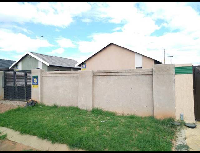 2 BEDROOM HOUSE FOR SALE IN PALM SPRINGS